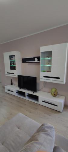 Luxury and stylish apartmen, metro station Obelya, Sofia (Foto 8)