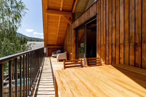 Erkély/terasz, Hiša Zdravega Oddiha (Hisa Zdravega Oddiha) in Grahovo