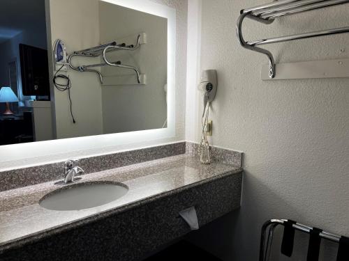 Howard Johnson Houston Heights - Downtown - image 14