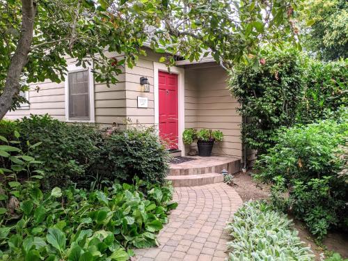 One-Bedroom Cottage