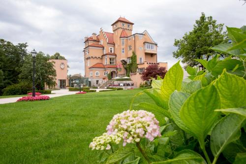 Schloss Mönchstein Hotel