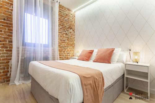 Three-Bedroom Apartment V image 10