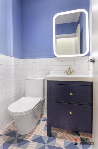 Three-Bedroom Apartment V image 2