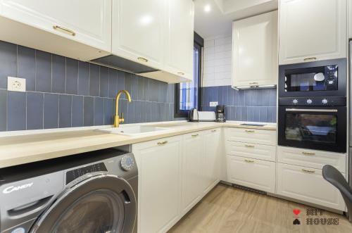 Three-Bedroom Apartment III image 10