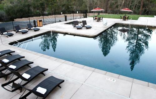 Swimming pool, The Hotel at Black Oak Casino Resort in Tuolumne (CA)