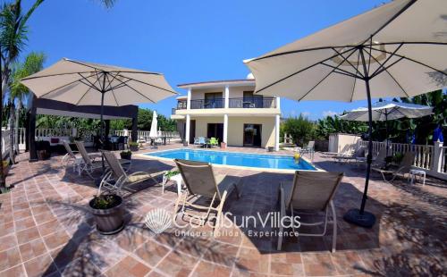 Impressive Villa Exclusive Sea Caves walk to taverns Sleeps 11 Ref 507, Peyia (Foto 8)
