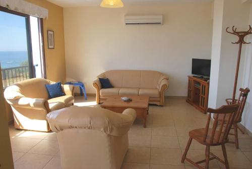 Villa Only 50m To The Sea, Sleeps 12, Polis