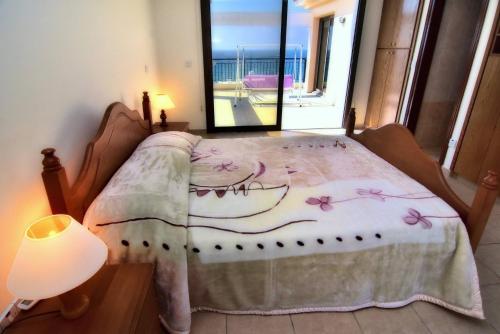 Villa Only 50m To The Sea, Sleeps 12, Polis