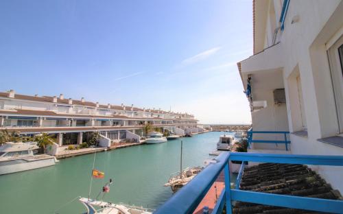 Apartment with Sea View room in Puerto Deportivo - Apartamento con vistas al mar - ALBERT VILLAS