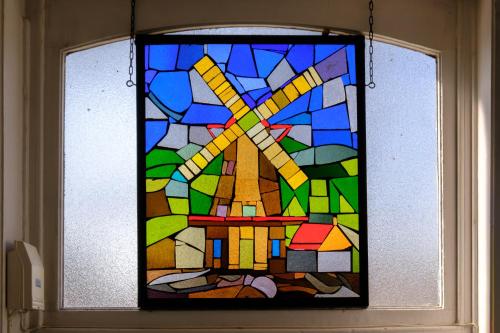 B&B Collier's - image 10