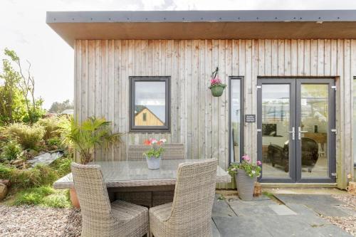 Cosy and modern 1 bedroom garden house - very dog friendly! in Tarves