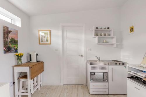 Cosy and modern 1 bedroom garden house - very dog friendly! in Tarves
