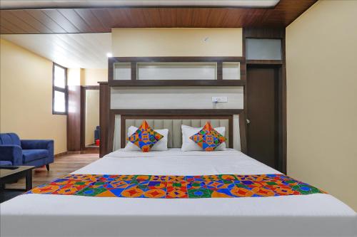 FabHotel Saumendra photo 3