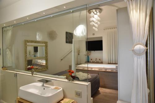Conte Max Rooms - image 3