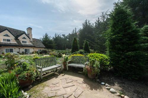 Seal Cove Inn - image 9