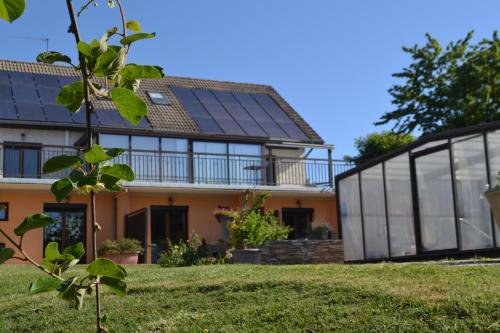 A szálláshely kívülről, Maison 3 chambres, 3 SdB, terrasse, piscine, spa in Nivolas-Vermelle