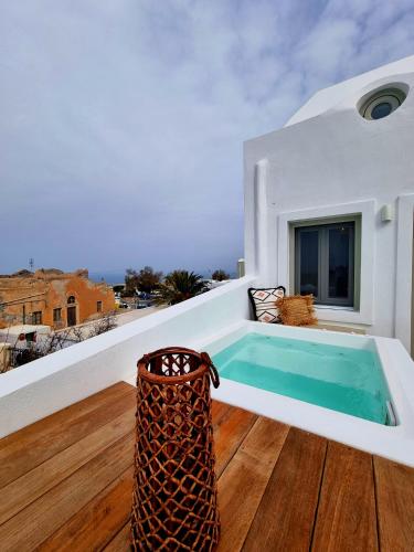 Lovely House at Oia Village Center