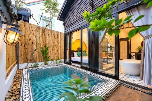 Hoi An Oasis Rosie Villa - 1 Bedroom with Private Pool and Garden View, Local Hoi An Decor, Hoi An