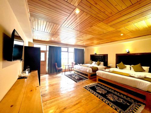 2 king beds
