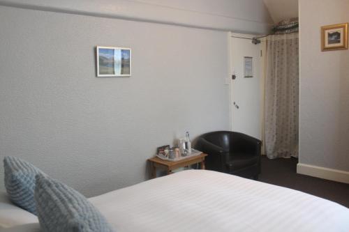 Hazeldene Guest House - image 7
