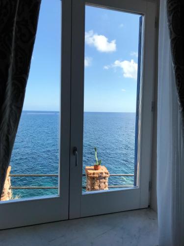 Camera, familiare, vista sul mare