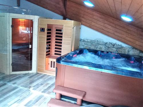 Uima-allas, Sylvia Apartman in Balatonalmádi