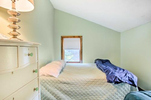 Pet-Friendly Gilford Home 3 Mi to Gunstock and Lake