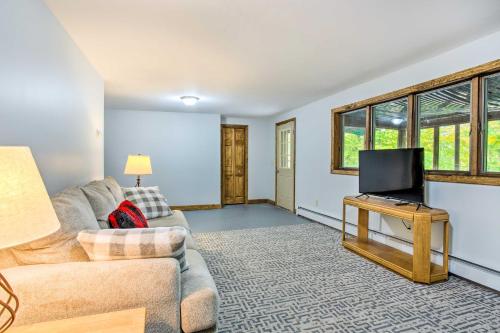 Pet-Friendly Gilford Home 3 Mi to Gunstock and Lake