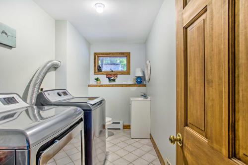 Large Gilford Home Less Than 3 Miles to Gunstock and Lake! - image 12