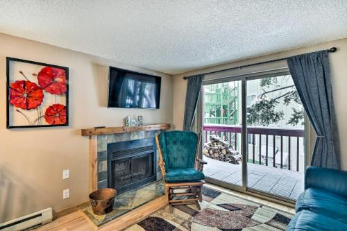 Mountain Escape with Ski Locker and Free Shuttle! - image 13