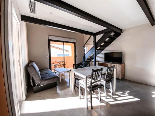 2 double beds