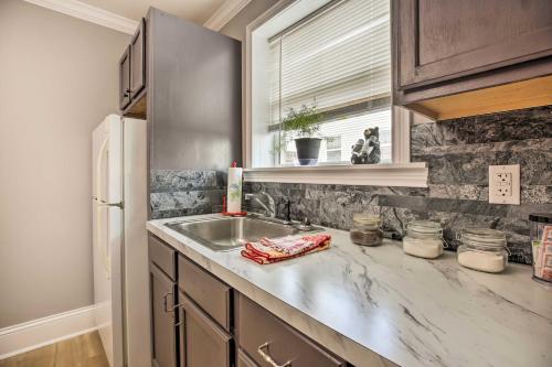 Modern Studio Apartment in Central Williamstown! in Williamstown, USA