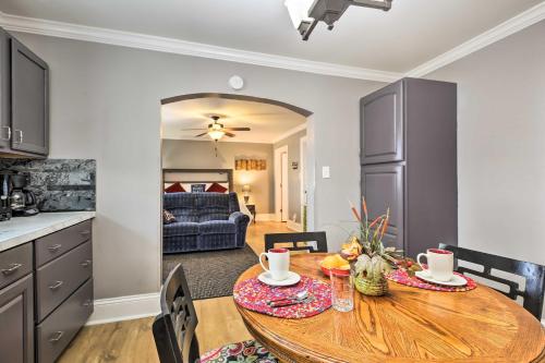 Modern Studio Apartment in Central Williamstown! in Williamstown, USA