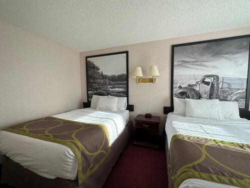 Super 8 by Wyndham Lethbridge