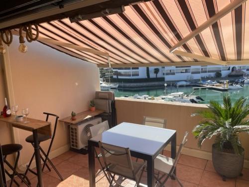 HAMEAU DES CAPELLANS Duplex avec superbe vue marina piscine wifi gratuit parking gratuit - Location saisonnière - Saint-Cyprien