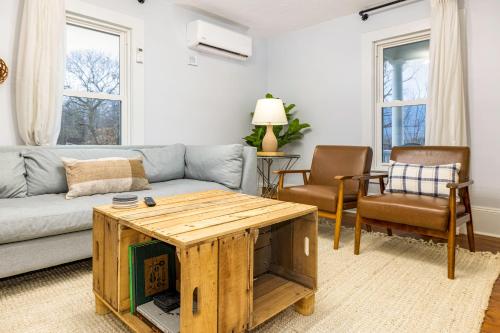 The Orchard, a family friendly home- hot tub, fire pit, yard games in Luray, USA