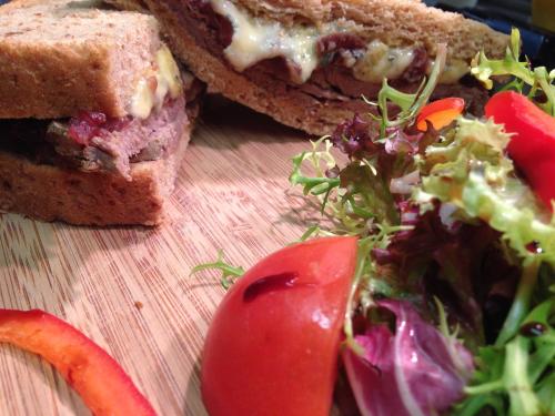 The Golden Fleece Inn - image 5