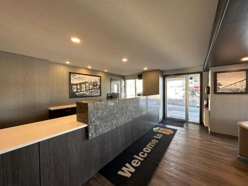 Super 8 By Wyndham Lethbridge in เลธบริดจ์ (AB)