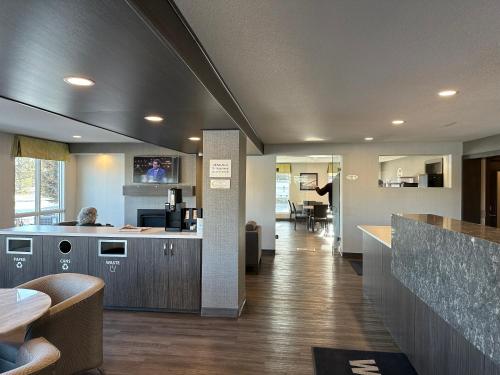 Super 8 By Wyndham Lethbridge in เลธบริดจ์ (AB)