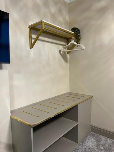 Ashbourne House - image 5