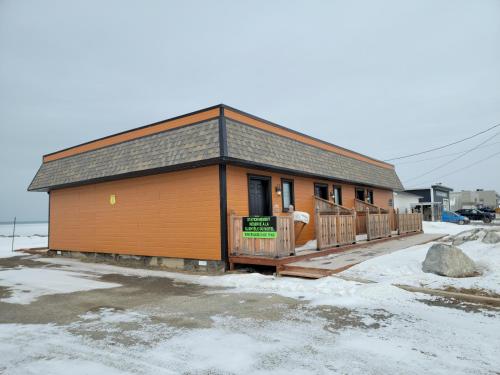 . Motel Au Bord de l'Eau