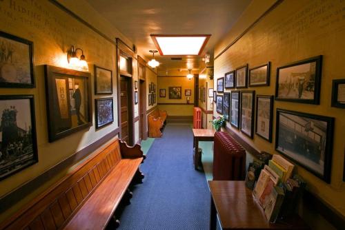 McMenamins Olympic Club - 편의 시설/서비스