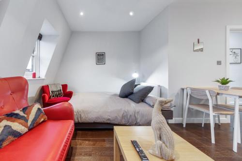 Sleep 4 in Hoxton near Shoreditch Liverpool st RW6 2