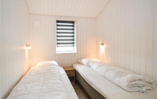 5 Bedroom Amazing Home In Vggerlse