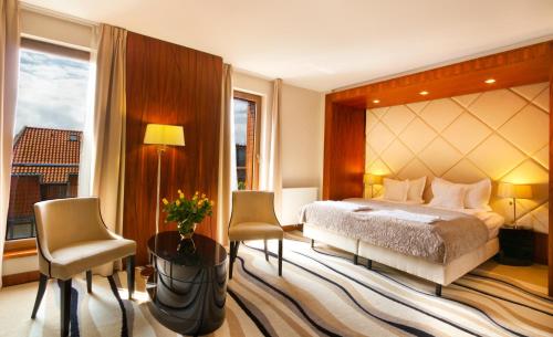 Hotel Fahrenheit - image 8