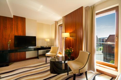 Hotel Fahrenheit - image 11