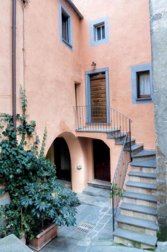 Viesnīcas āriene, La Finestra su Civita in Lubriano