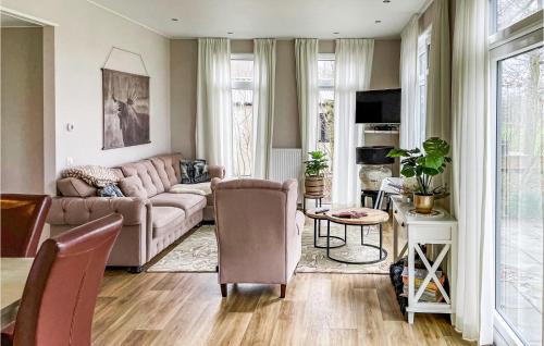  2 Bedroom Cozy Home In Oosterwolde in Oosterwolde