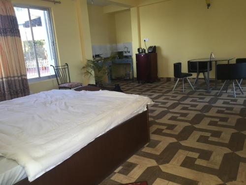 Apartment with Balcony image 4