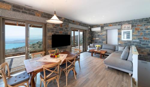 Shared lounge/TV area, Eagle Villa in Neapoli